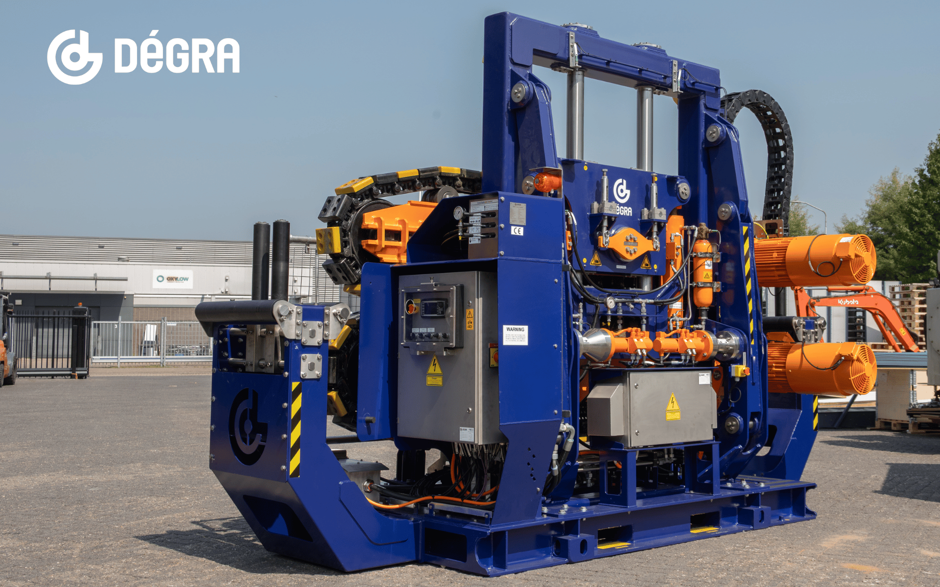 Tracked Tensioner for offshore turnkey